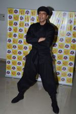 Javed Jaffrey training Ninja kids for his show Ninja Warrior on Hungama TV in Laaram Shopping Centre, Andheri on 1st Aug 2013 (117).JPG
